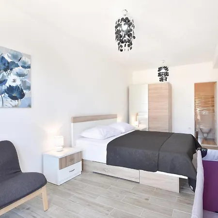 Holiday home Pet Friendly In *