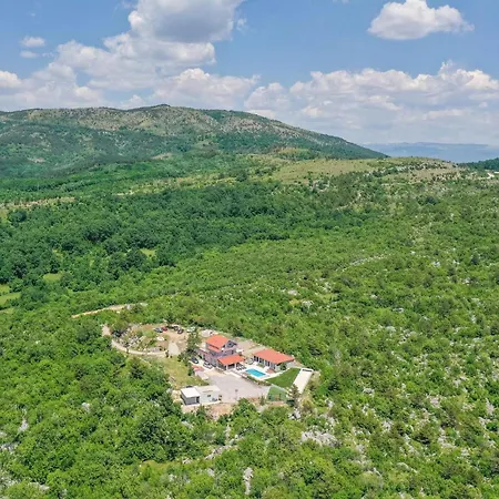 Holiday home Pet Friendly In *